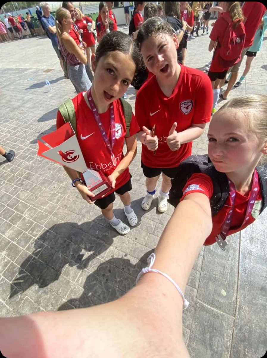 mandyloulife's tweet photo. Runner up trophy selfies!!! 💞🏆👏 xx
#futsalcbc #chilternfutsal #adeyfieldpe #adeyfield #dreamsmade https://t.co/LevGjKQatu