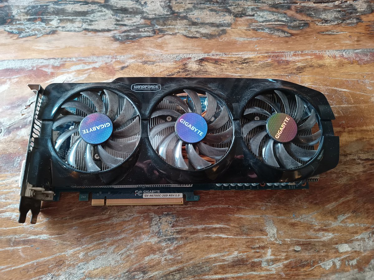 _philBrown's tweet photo. Today we say goodbye to this little trooper. Farewell old GTX 670, may you rest cool and quietly in silicon heaven https://t.co/ypHIyyRWjH