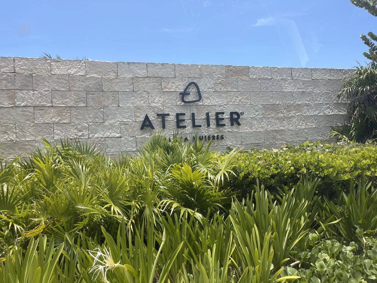 jacwillie's tweet image. We started the day at 3 AM for our #MiniMoon 
We booked a trip to Mexico literally four days ago since we had to reschedule Greece. The water and weather are just incredible. 
#Atlier #IslaMujeres #Mexico #HoneyMoon