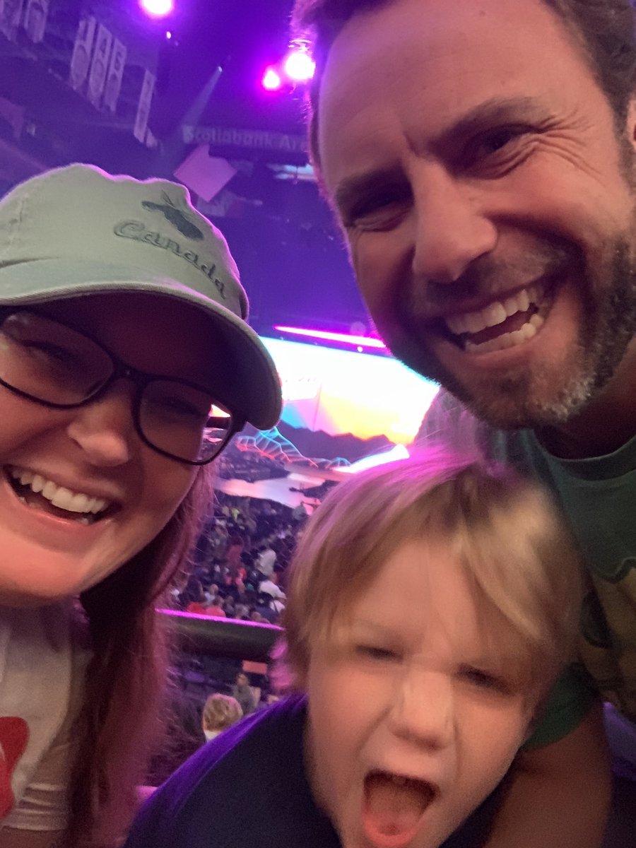 caldwellned's tweet photo. Losing our minds, excited for @DudePerfect #pandamonium #dudeperfect @TylerNToney @CobyCotton @GarrettHilbert @Codes87 @CoryCotton https://t.co/8XV5XxIKzA