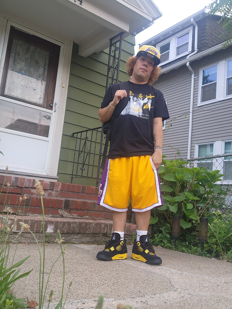 MARKM254's tweet photo. Heading out to go see Insidious red door solo date
#kotd
#wearyoursneakers
#jordan4thunder https://t.co/vD1cxdfNQc