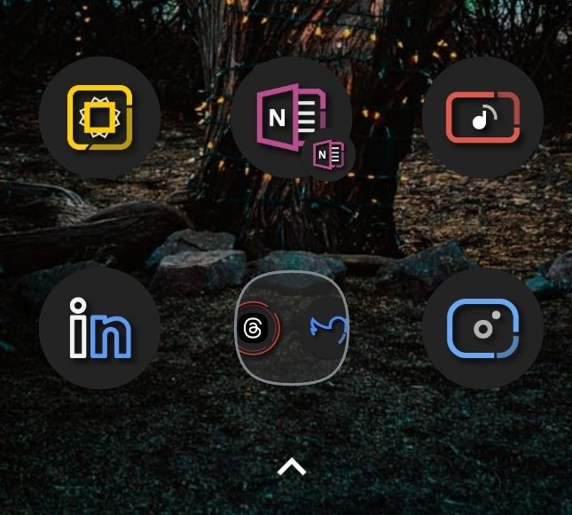 K_Rushtown's tweet photo. I've placed @Twitter and @Threads in a phone homepage cagematch. 2 apps will enter. Only one shall survive. https://t.co/2VkkM132cV