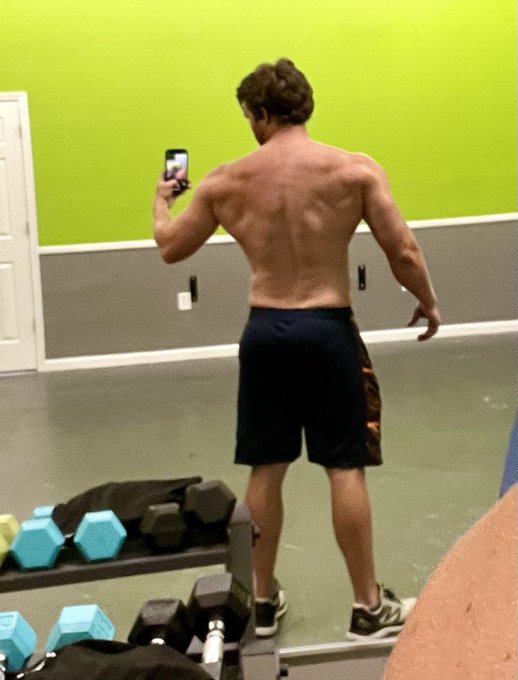 Deadlifts and Back day 💪 logging online for some Sexy Saturday fun! See everyone soon https://t.co/w<a href="/tag/masturbationmonday"class="tags"><span>#masturbationmonday</span></a>
