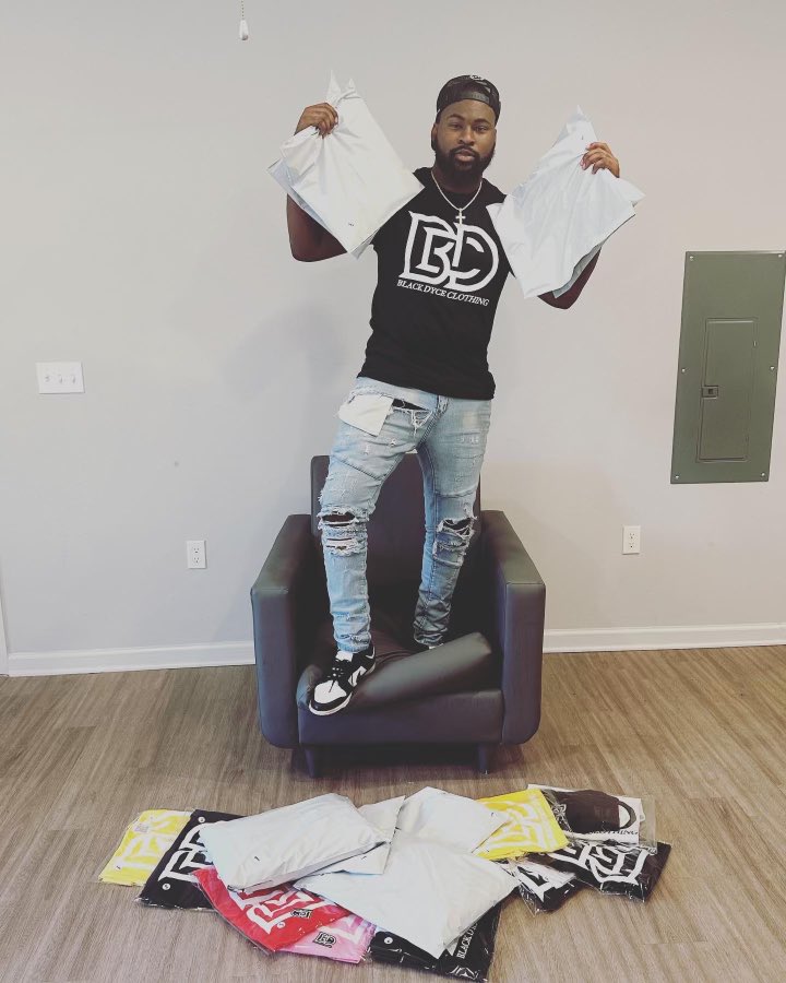 bdcclothing's tweet photo. Let’s go⚪️⚫️

Don’t miss our launch sale 🚨🚨

#blackdyceclothing 
#BlackOwnedBusiness 
#webeileve https://t.co/aU1uR8PKLU