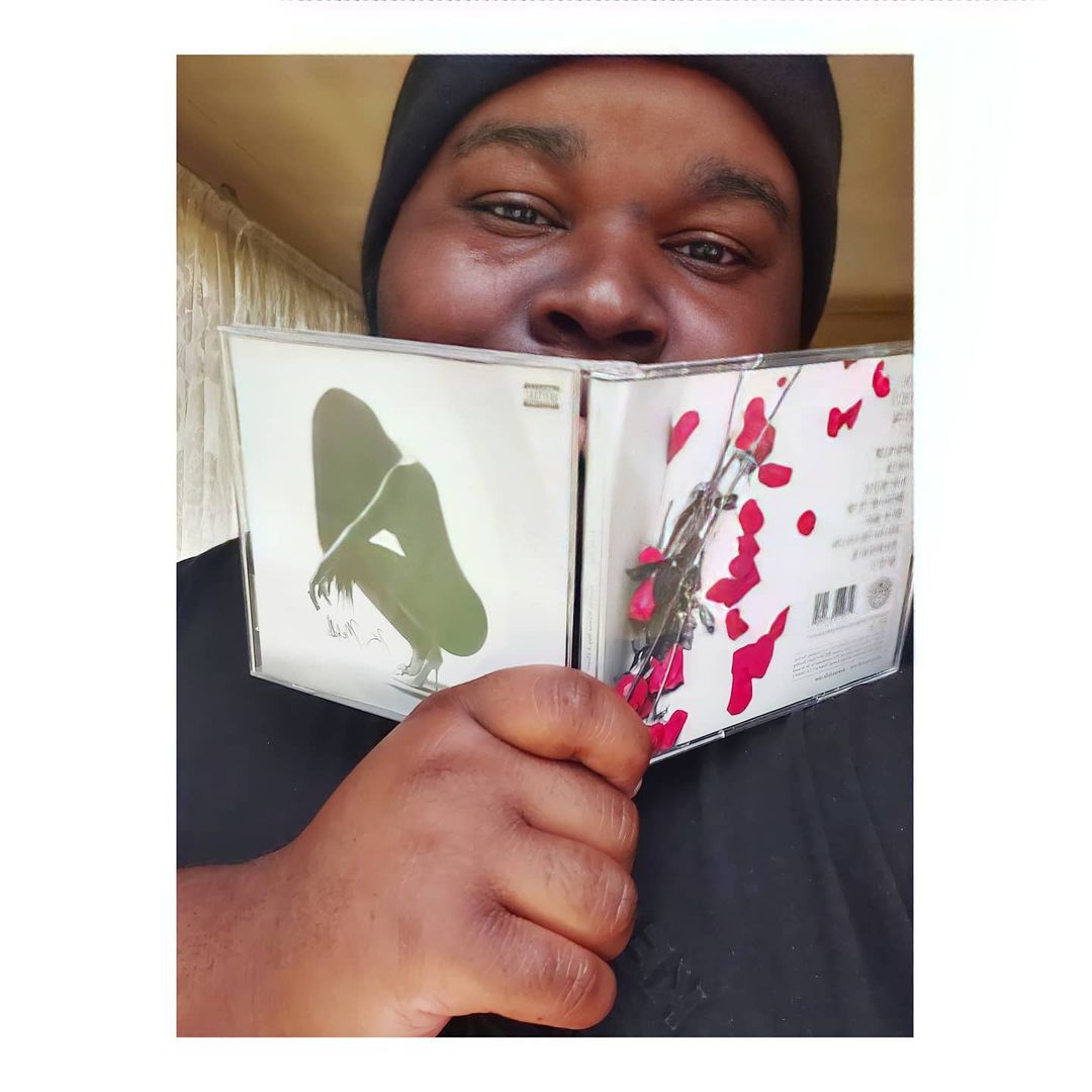 bravehearttawy's tweet photo. @kmichelle #Awbah #AnybodyWannaBuyAHeart https://t.co/8w6hL2iLsZ