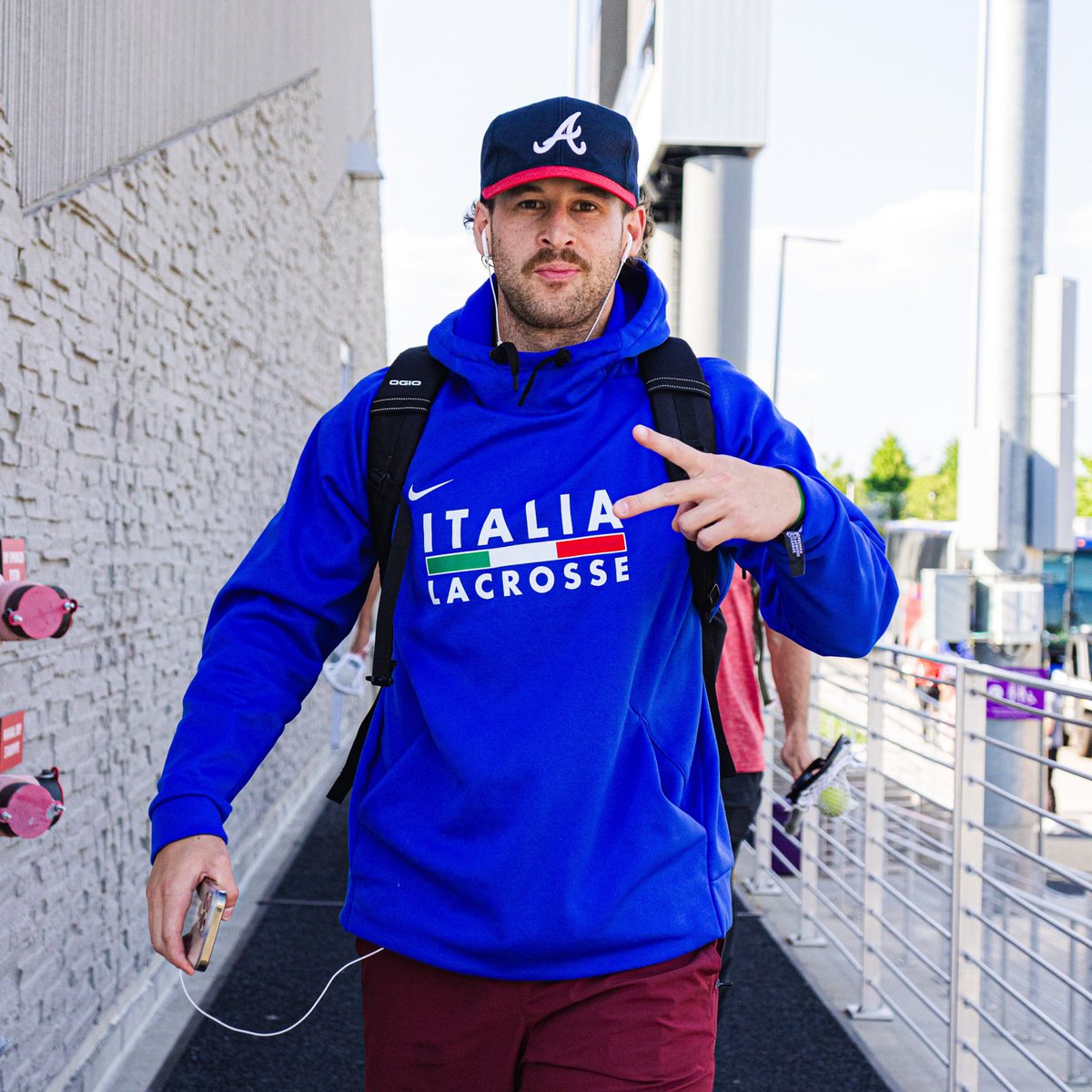 On-site in Minny, and he’s repping <a href="/ItaliaLacrosse/">Italia Lacrosse</a>.

In true <a href="/JeffTrainor/">Jeff Trainor</a> fashion. ✌️