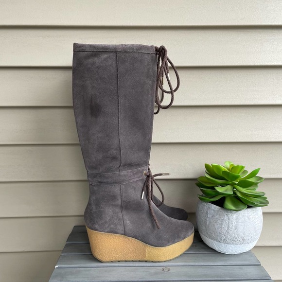michellep54's tweet photo. So good I had to share! Check out all the items I'm loving on @Poshmarkapp from @acornett34 #poshmark #fashion #style #shopmycloset #rockport #croftbarrow: https://t.co/GQ3ljaPYnL https://t.co/Tus1jTvqz8