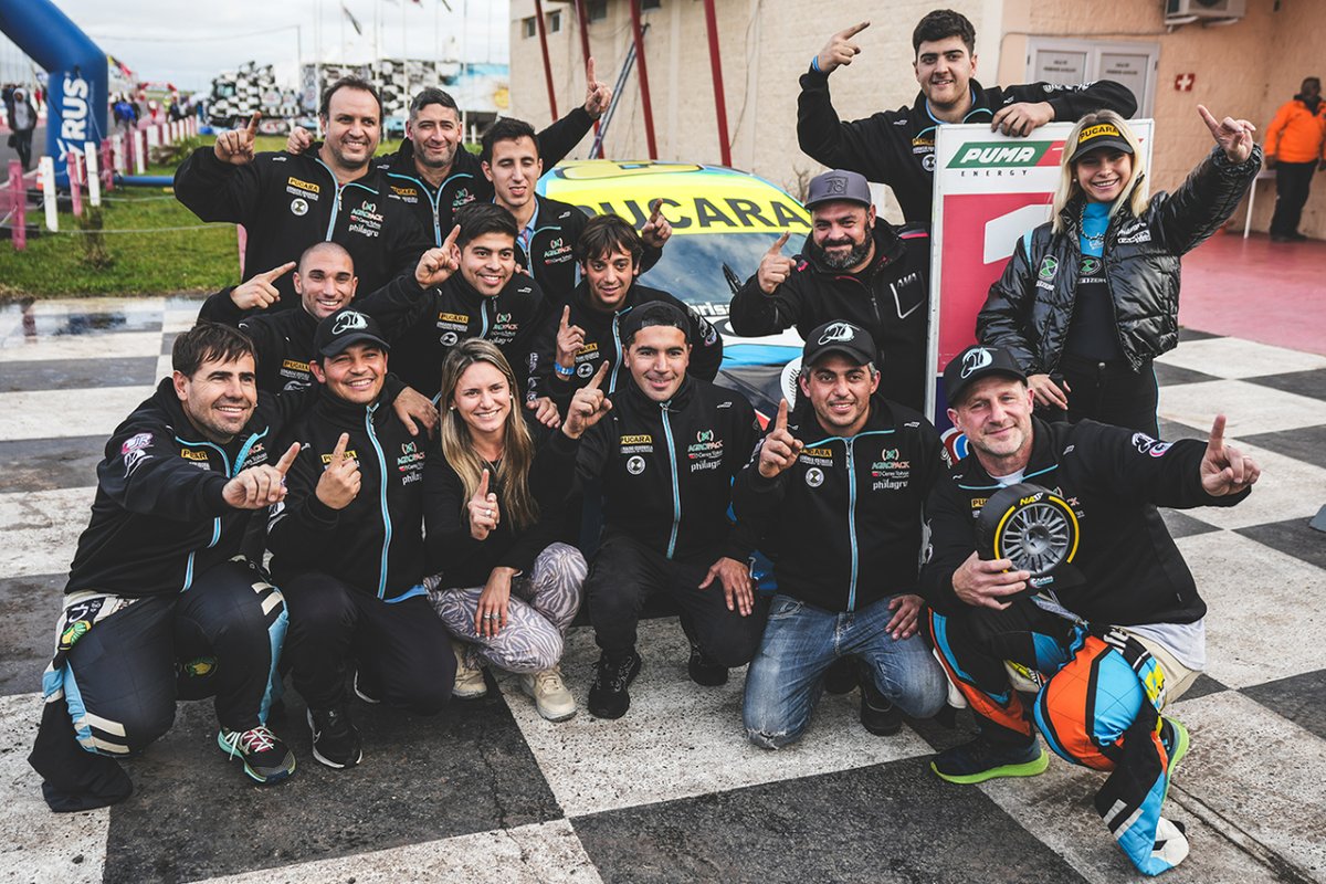 Apat_TN's tweet photo. ➡️ ¡@jeronimoteti está feliz! 😃
Claro, si es el poleman del #TNenConcepción 🏁

#TurismoNacional https://t.co/C8lm1eGCHx
