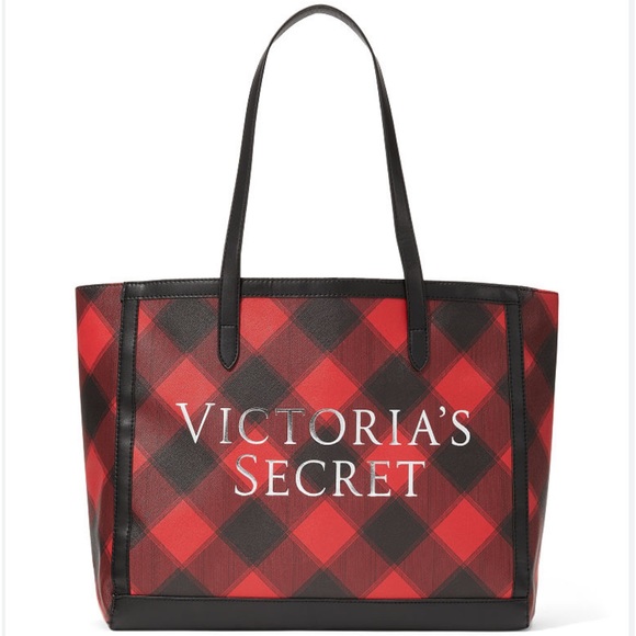 MsDvPhilly's tweet photo. So good I had to share! Check out all the items I'm loving on @Poshmarkapp #poshmark #fashion #style #shopmycloset #abercrombiefitch #victoriassecret #urbanoutfitters: https://t.co/sZO1oXvJlW https://t.co/v0MBQQCeXI