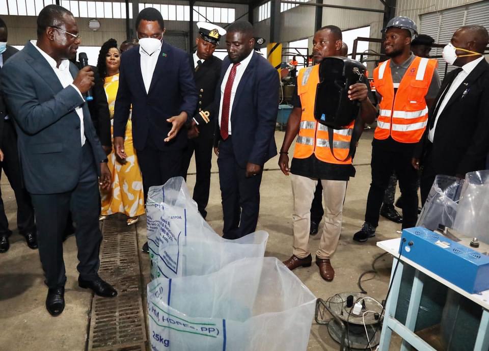 HHichilema's tweet photo. Our tour of a solid waste processing plant in Ghana gave us an idea on how you can create value from what would generally be considered waste. With proper investment, landfills can become a thing of the past.
#GreenEconomy https://t.co/rMq1YDYiYz