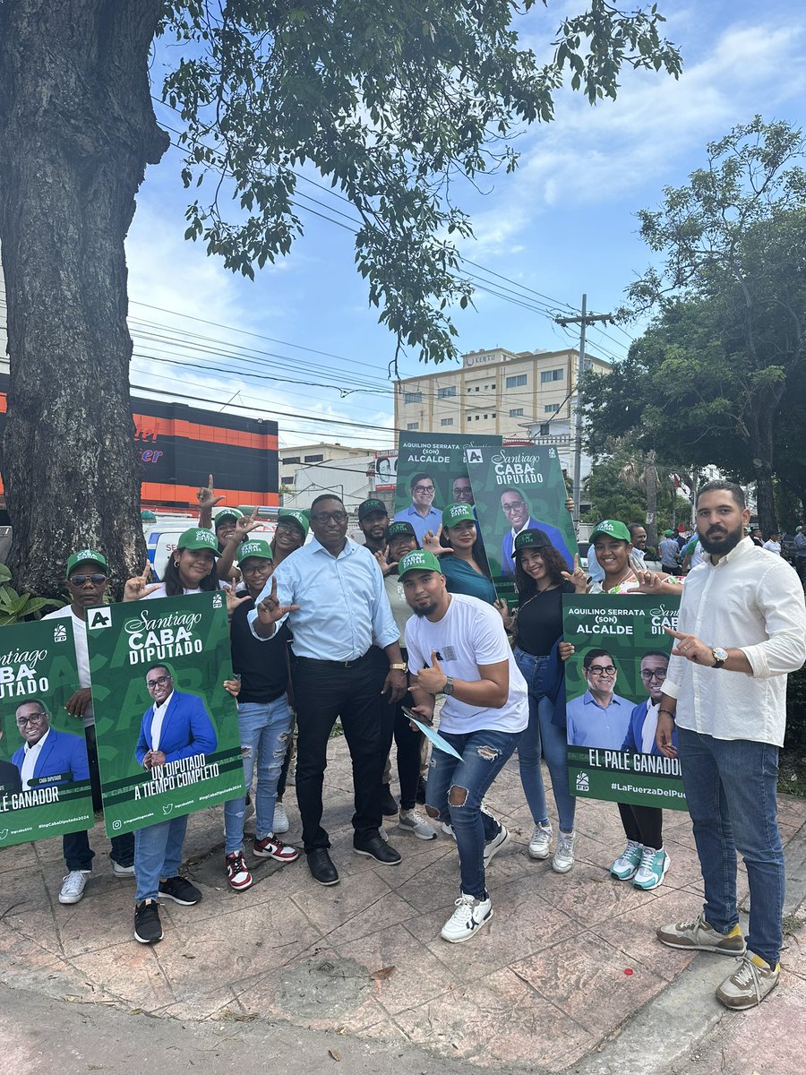 sdoconcaba's tweet photo. Hoy nuestro próximo Diputado está formalmente inscrito en nuestro partido Fuerza del Pueblo. @ingcabaSDO @LeonelFernandez 

#YoMeInscribíFP 
#CandidatosFP 
#FuerzaDelPueblo 
#IngCabaDiputadoSDO2024 https://t.co/08wMtms1TL