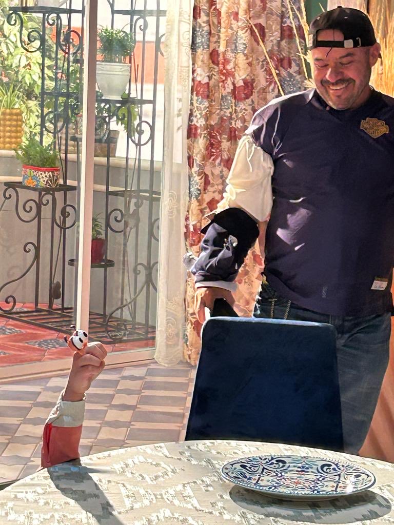 anapaudemoca's tweet photo. Aprendiendo del mejor ⁦⁦@EDSONZUNIGA⁩ 
Tenemos una cita hoy sábado 11 pm 
⁦@Compayitoof⁩ https://t.co/CX9FN4Z9bP