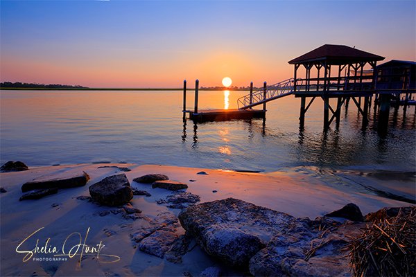 '𝐌𝐀𝐉𝐄𝐒𝐓𝐈𝐂 𝐂𝐎𝐀𝐒𝐓𝐀𝐋 𝐒𝐔𝐍𝐒𝐄𝐓'

#sunset #TybeeIsland #TybeeIslandSunset #TybeeSunset #goldenhour #Savannah #SavannahGeorgia #VisitTybee

Prints available at shelia-hunt.pixels.com/featured/majes…