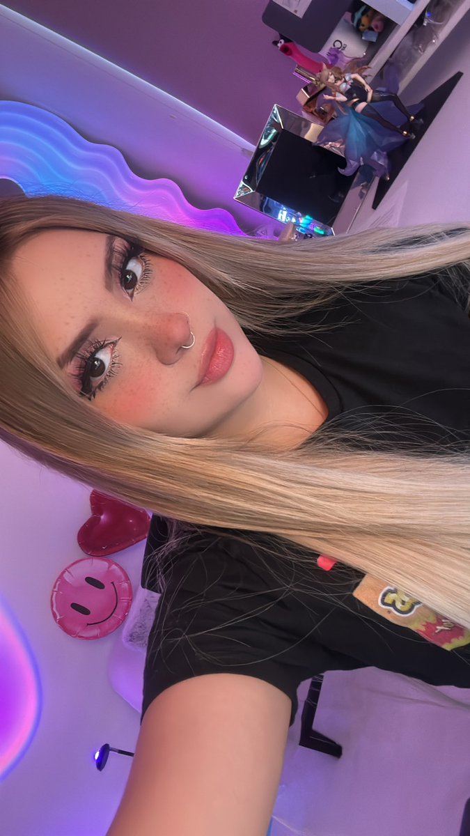 ARI 🍓✨ tweet media