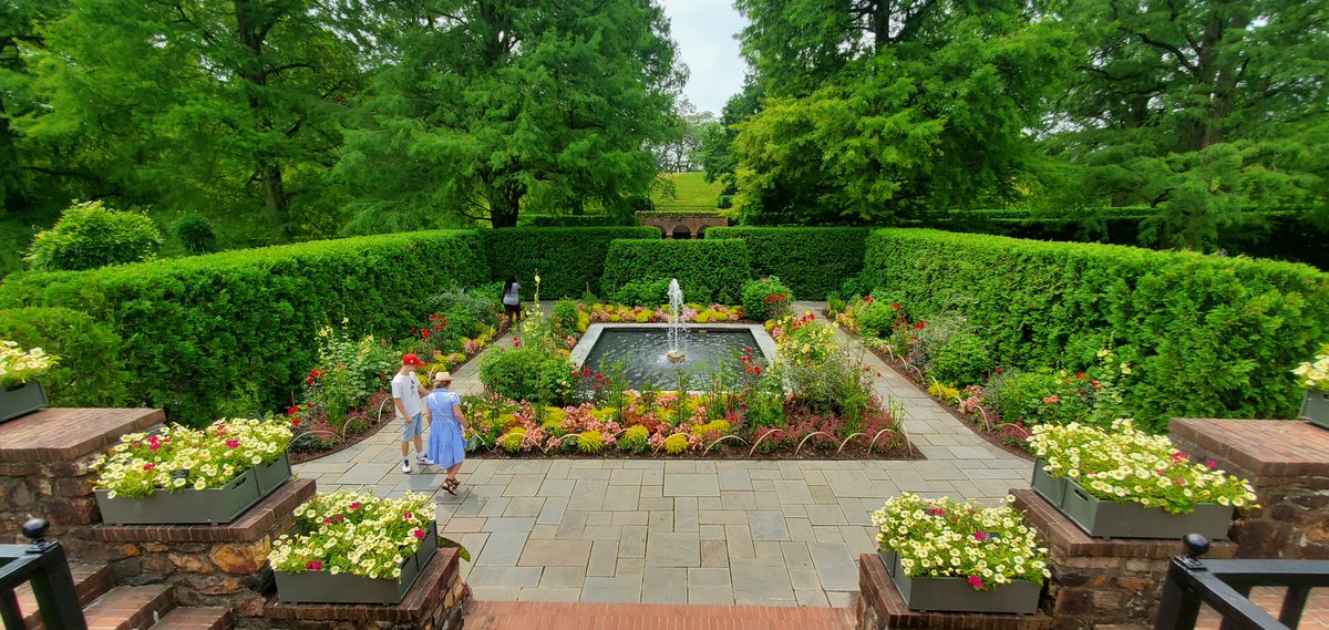 JoshAl1256's tweet photo. I had the pleasure to visit @longwoodgardens with my family for a few hours.  WOW, attention to details was on point, bold and bright approach. I am challenging all  in the green industry to display their passions,creativity through their designs. 
@CityOfBoston @FOPG @nicholsmj https://t.co/1cqwfil6sa