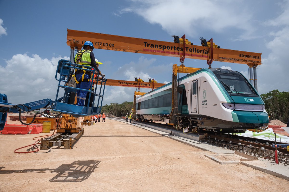 MaraLezama's tweet photo. ¡El @TrenMayaMX ES UNA REALIDAD! Con nuestro Presidente @lopezobrador_, dimos la bienvenida al primer vagón del tren, hecho por manos mexicanas. El tren de la justicia social ya está en #Cancún y se alistará para llevar bienestar y prosperidad a todo el sureste mexicano. https://t.co/sHV9CdI2GG