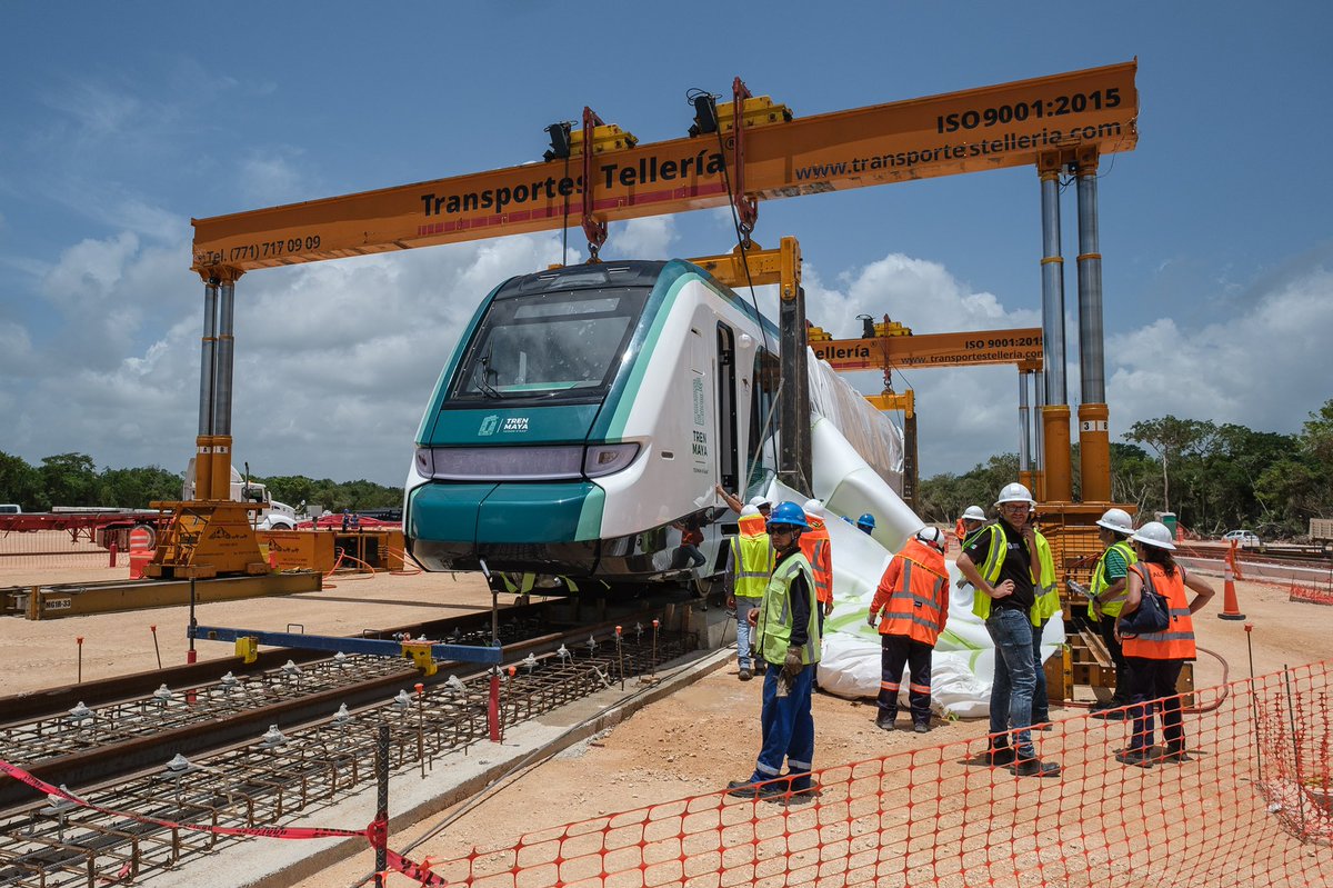 MaraLezama's tweet photo. ¡El @TrenMayaMX ES UNA REALIDAD! Con nuestro Presidente @lopezobrador_, dimos la bienvenida al primer vagón del tren, hecho por manos mexicanas. El tren de la justicia social ya está en #Cancún y se alistará para llevar bienestar y prosperidad a todo el sureste mexicano. https://t.co/sHV9CdI2GG