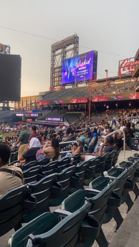 Wizkid London Stadium Show Billboard Advert at Burna Boy’s Citi Field Stadium Show in New York. 

Afrobeats to the world 

#BURNABOYCITIFIELD 
#LoveDaminiStadiumTour