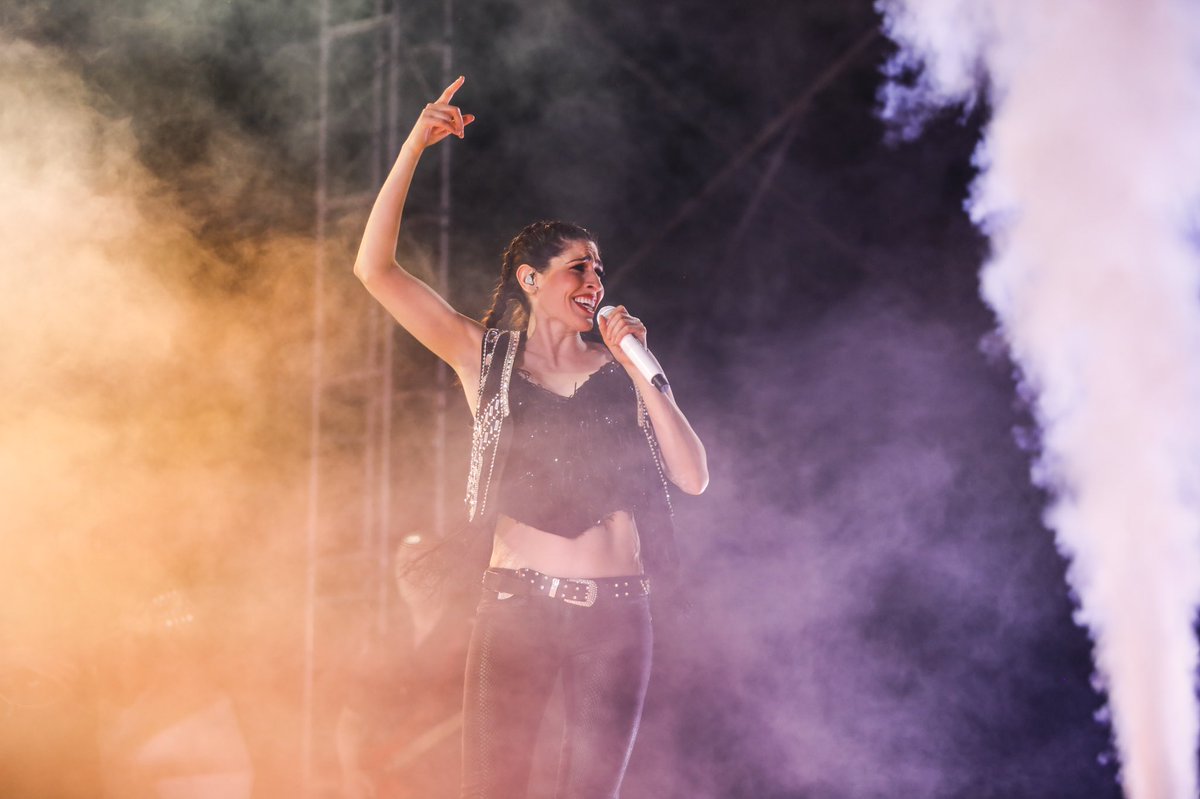 haashoficial's tweet photo. Qué lindo la pasamos San Buenaventura !! ♥️❤️☀️🕶️🧨💃🏻💃🏻🎤 Gracias.  #GiraMiSalidaContigo #KaraokeConHaAsh https://t.co/LjX7FBknwg