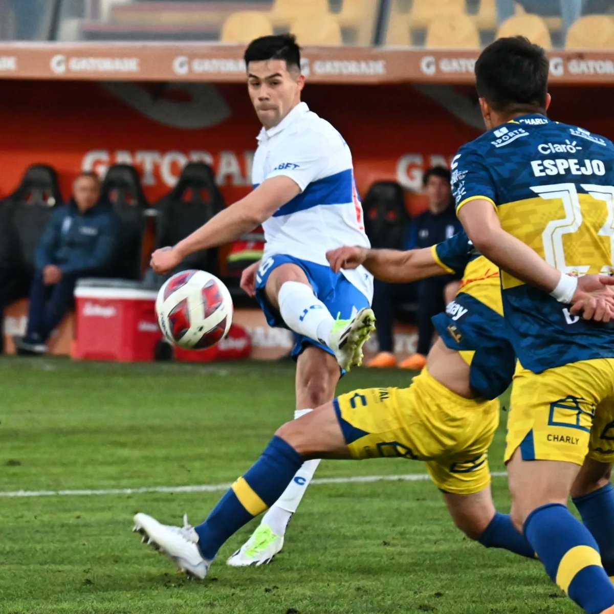 Everton alejó en serio a #LosCruzados del título -> t.ly/_zV2