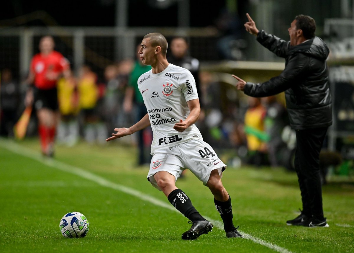 _salesfelipefs's tweet photo. 📊 Gabriel Moscardo em Atlético-MG 0-1 Corinthians:
⏰ 82 minutos em campo
👣 58 toques na bola
⚔️ 4/6 em duelos no chão
⛔ 4 chutes travados
🚀 3/5 em duelos aéreos
✂️ 3 cortes
⚡ 2/2 em dribles
🚫 2 interceptações
🆚 2 desarmes
@sccpscouts
#TRScouts https://t.co/P6WoYoRHC5