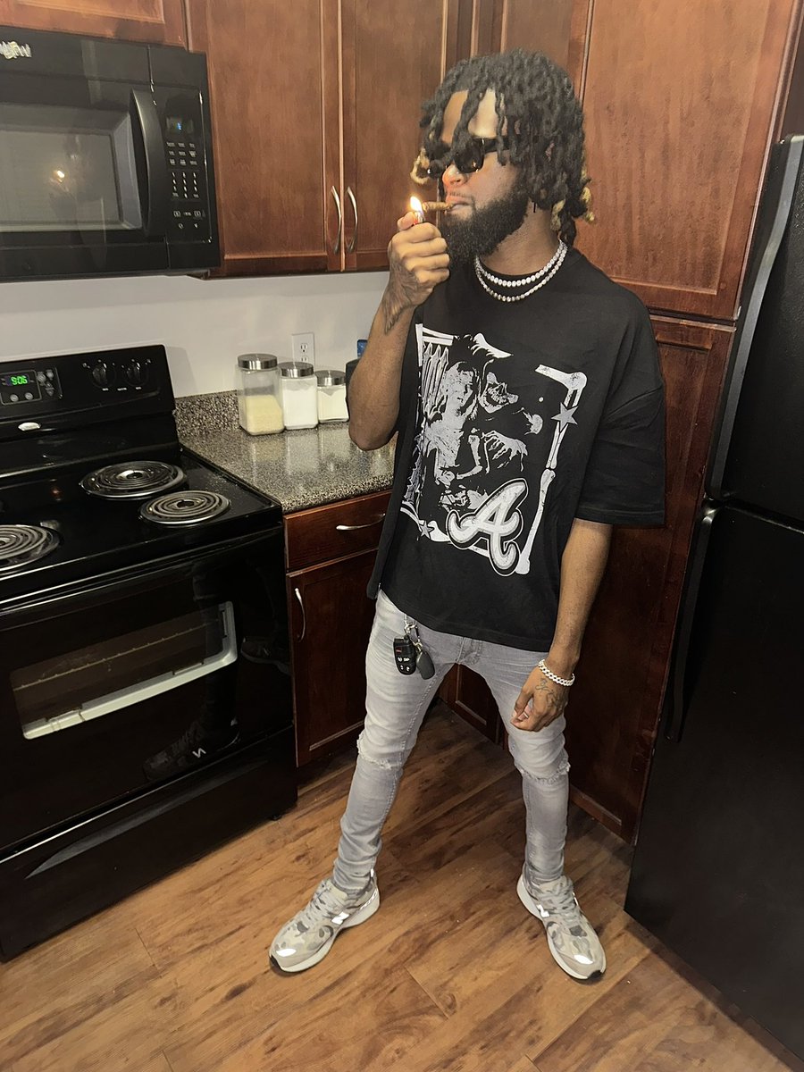 _bengeez's tweet photo. It’s Da Truth Kno U Reap What You Sew I  Get High Even When I Feel Low🗡️

 #Bengee #soL🤎 #explorepage💋 https://t.co/n9UvifNMX5