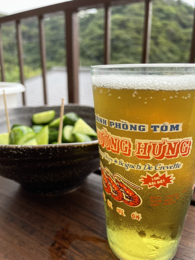 oyajipowers's tweet image. ヒグラシが鳴いている
胡瓜がんまい！
ビールが最高
#lovebeer #tasty #初ヒグラシの声 #朝取れ胡瓜 #プレミアムモルツ #オキニの #初夏最高