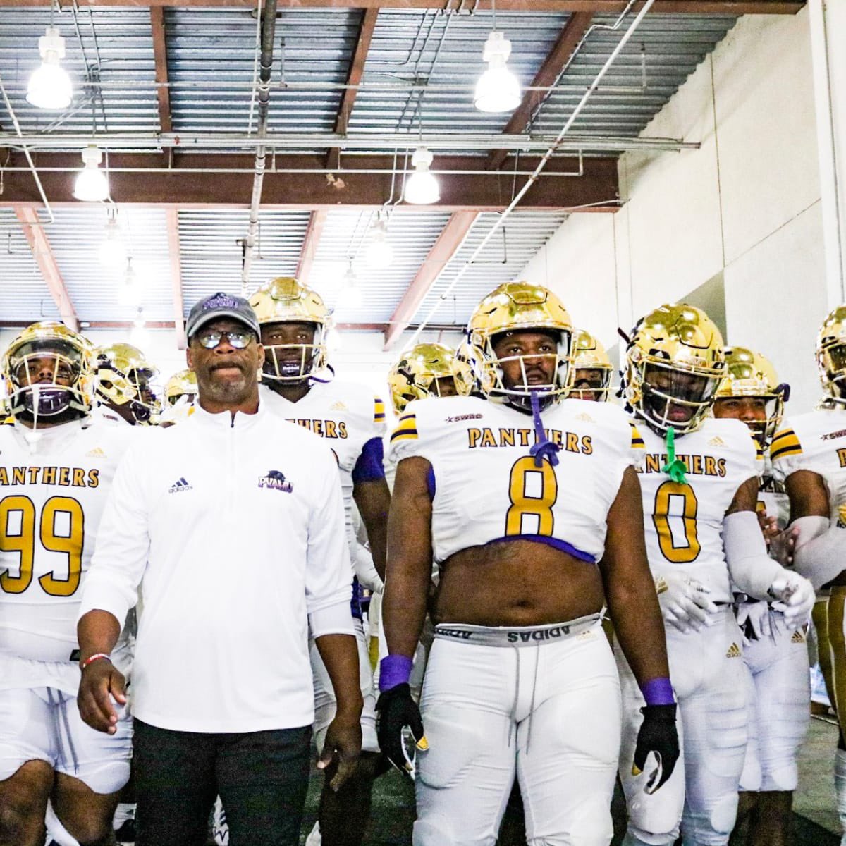 Jbfor6's tweet photo. AGTG🙏🏾 I will be playing at PVAMU this fall! #Committed @Jonas_A_Jackson https://t.co/k9v5LbJH2x