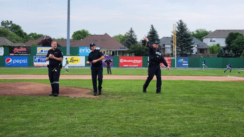 JayMcCarthyNRP's tweet photo. Enjoyed a great afternoon at  First Responder Day today throwing out first pitch. 
@wellandjackfish @NiagRegPolice @NRPS1District @nrps3district 
#CommunityEngagement 
#CommunityPolicing https://t.co/P552f6PfkX