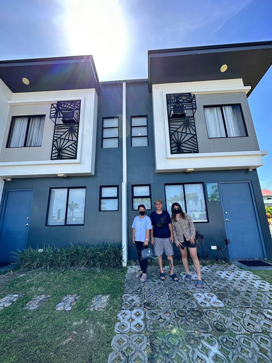 J_tweetsm's tweet photo. Wala pa akong 2 years dito pero ang bait nyo po Lord ❤️ May bahay na po ako🙏🏻🙏🏻🙏🏻🙏🏻

#2units https://t.co/DyVdAbMrOZ