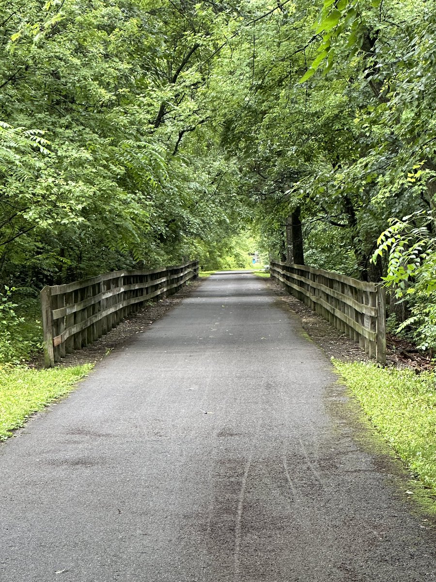 sbperimeter's tweet photo. Day 97: Highland Park,IL to Hobart,IN - 73 miles.  Today was rain pretty much all day (except last 8 miles), but that didn’t keep from enjoying biking thru Chicago and some cool bike paths in Indiana.  Ended the day at a cool bike shop in Hobart: Trailblazers https://t.co/cuF8gaoooW