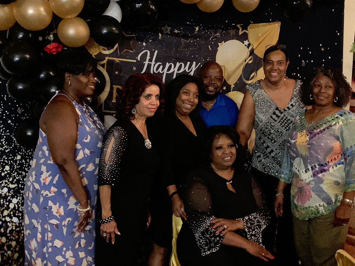 MiddleCedar's tweet photo. Wife and I enjoyed a beautiful retirement celebration of a great friend and colleague! Congratulations on a job well done for the students, parents, staff and communities in the @DeKalbSchools and @HenryCountyBOE ! Job Well Done my friend ❤️😊🙏👏 https://t.co/MCcXAqVU04