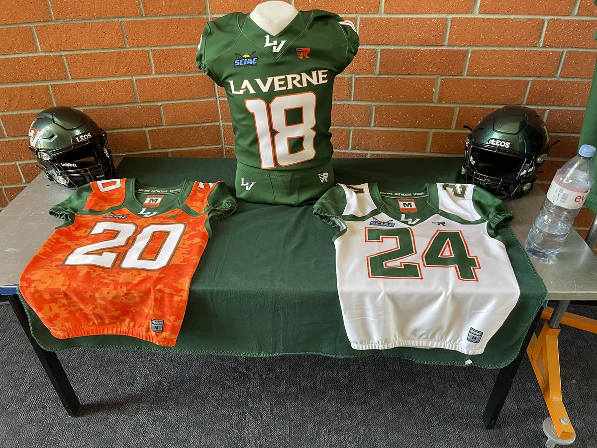 Had an amazing time at La Verne JR day, amazing campus and incredible football program. Had a great time reconnecting with Coach Martinez as well as meeting Coach Krich, and Coach Mondini in person. Excited for the future! 
HWPO!
<a href="/PHSMarinersFB/">Pacifica Mariners 🏈</a> <a href="/UlvTom/">Assistant Head Coach/DC Tom Martinez</a> <a href="/CoachKrich/">Chris Krich</a> <a href="/CoachMondini/">Coach Trent Mondini</a>