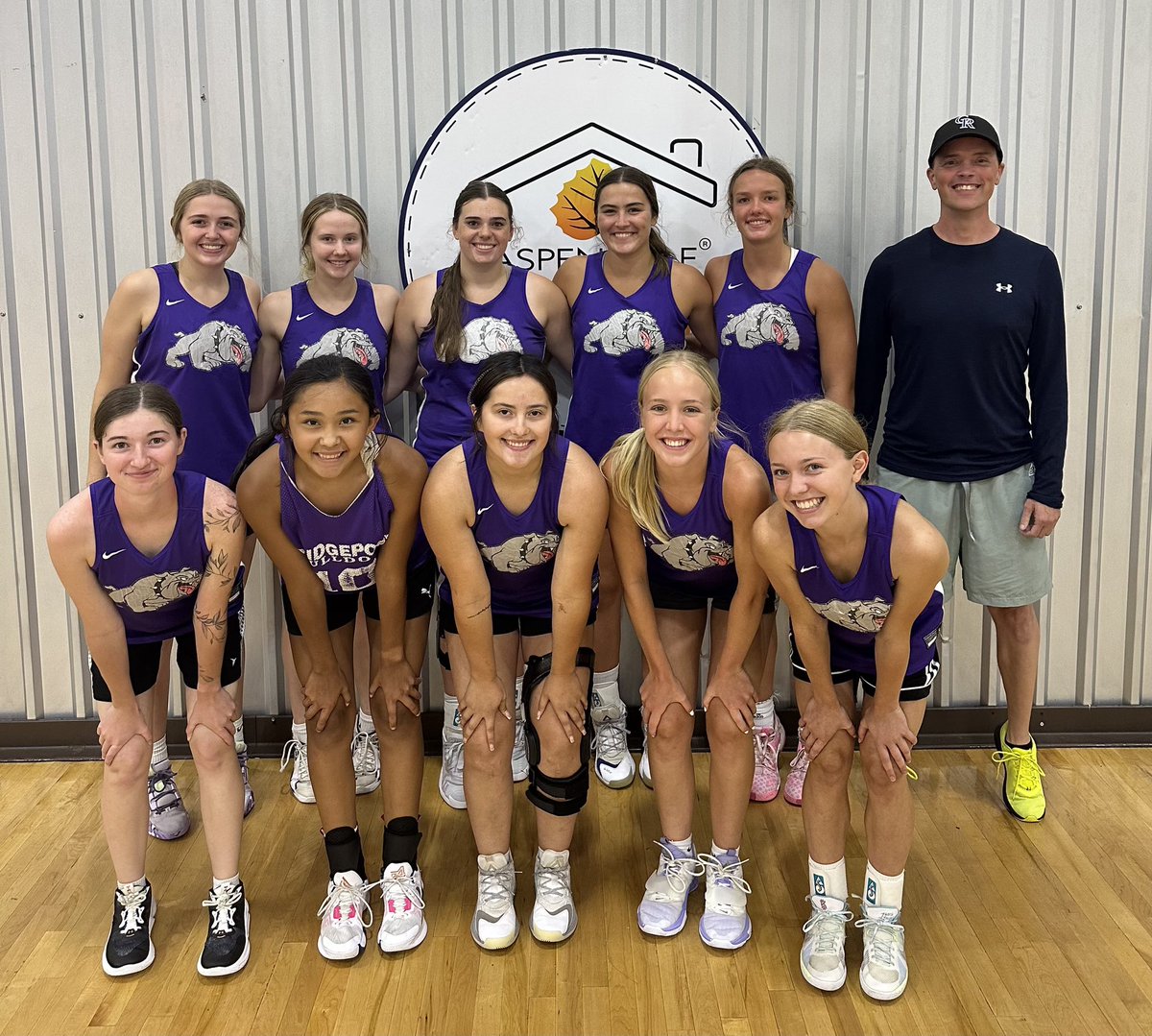 BridgeportGBB's tweet image. Last camp of the summer &amp;amp; final one for our seniors 🥲 Today was easily our best energy all summer long!!! #GoDawgsGo #LearningToLead #2Steps #GiftCardsForTheChamps