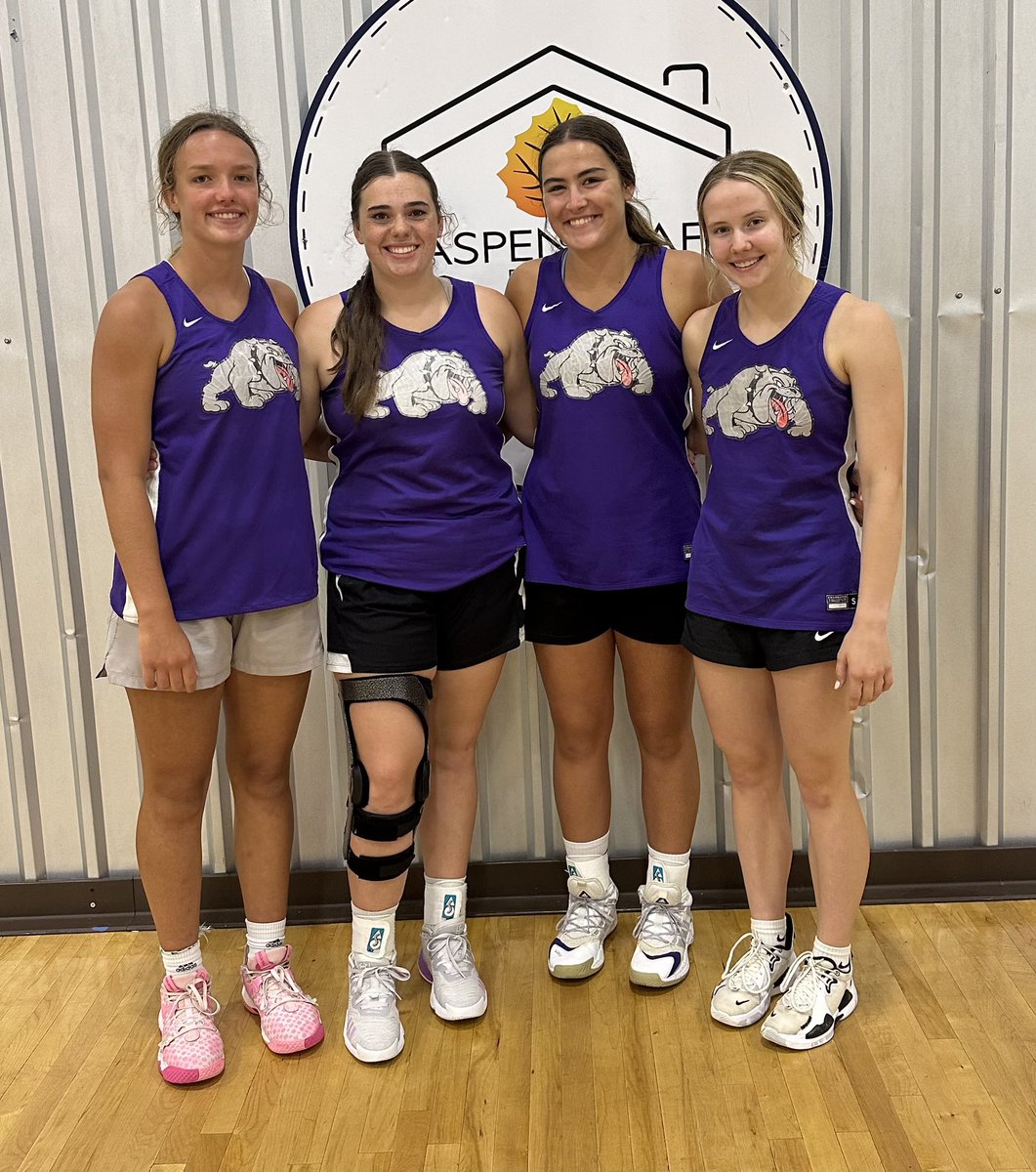 BridgeportGBB's tweet image. Last camp of the summer &amp;amp; final one for our seniors 🥲 Today was easily our best energy all summer long!!! #GoDawgsGo #LearningToLead #2Steps #GiftCardsForTheChamps