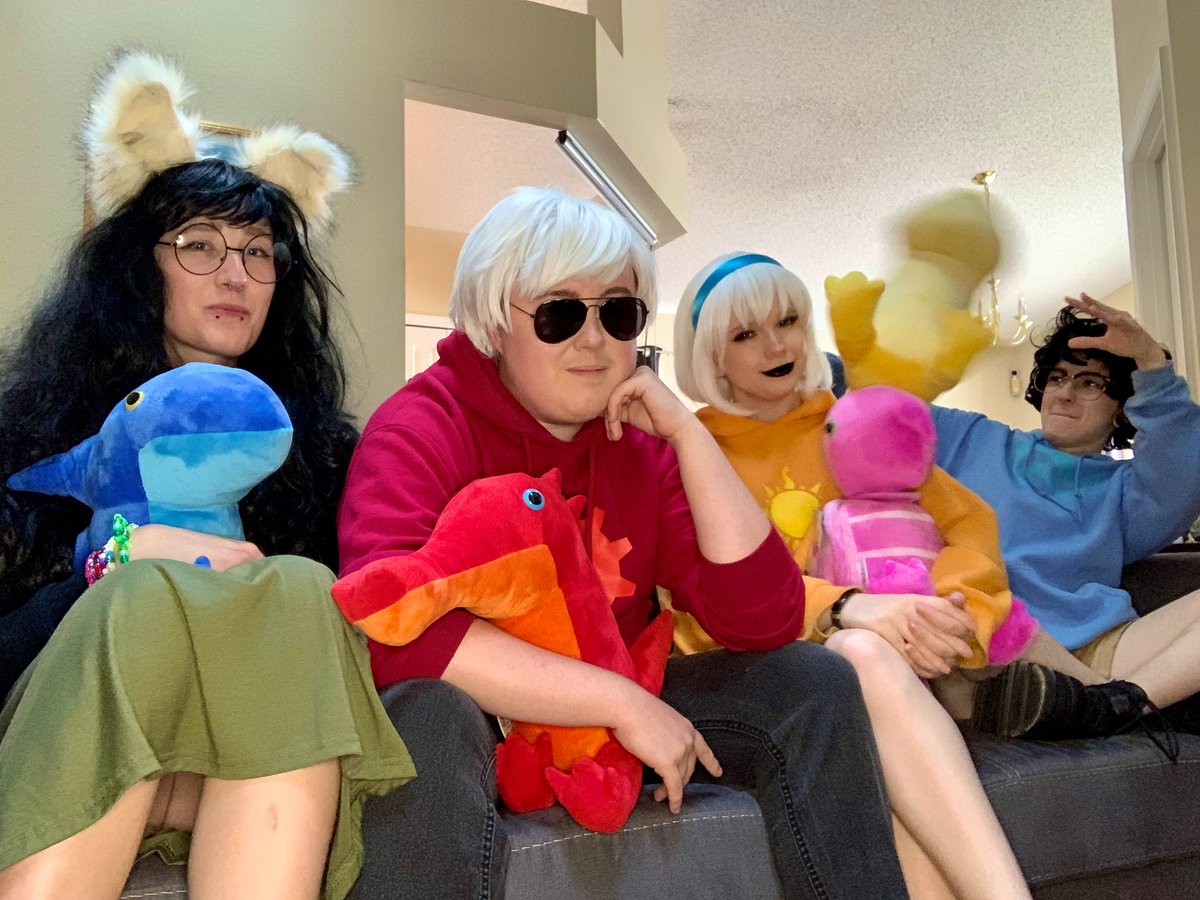 HarvCosplays's tweet photo. Beta kids and their children
Jade: @hotdogBUN_NY
Dave: @endurae
Rose: @lulucancosplay
John: me bitch
Oh and @conjunx was there too
#HOM3STUCK #homestuck #cosplay #johnegbert #jadeharley #davestrider #roselalonde #consorts https://t.co/q1dGA0TH5q