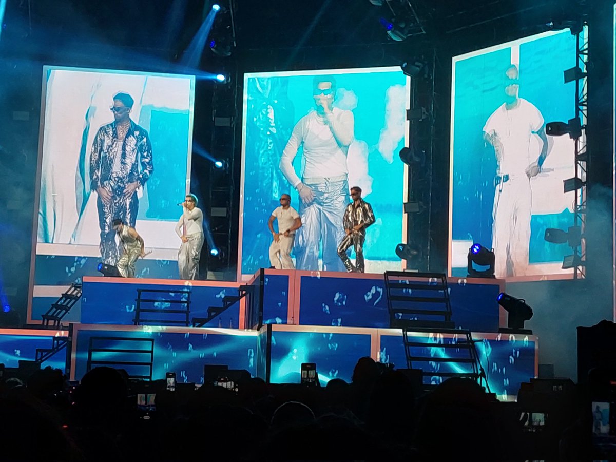 sweetnacon's tweet photo. me arme de valor para entrar a Twitter y decir que los vi muchísimo más cerca de lo que hubiera imaginado,los amo con toda mi alma @CNCOmusic https://t.co/46urJSHIxI
