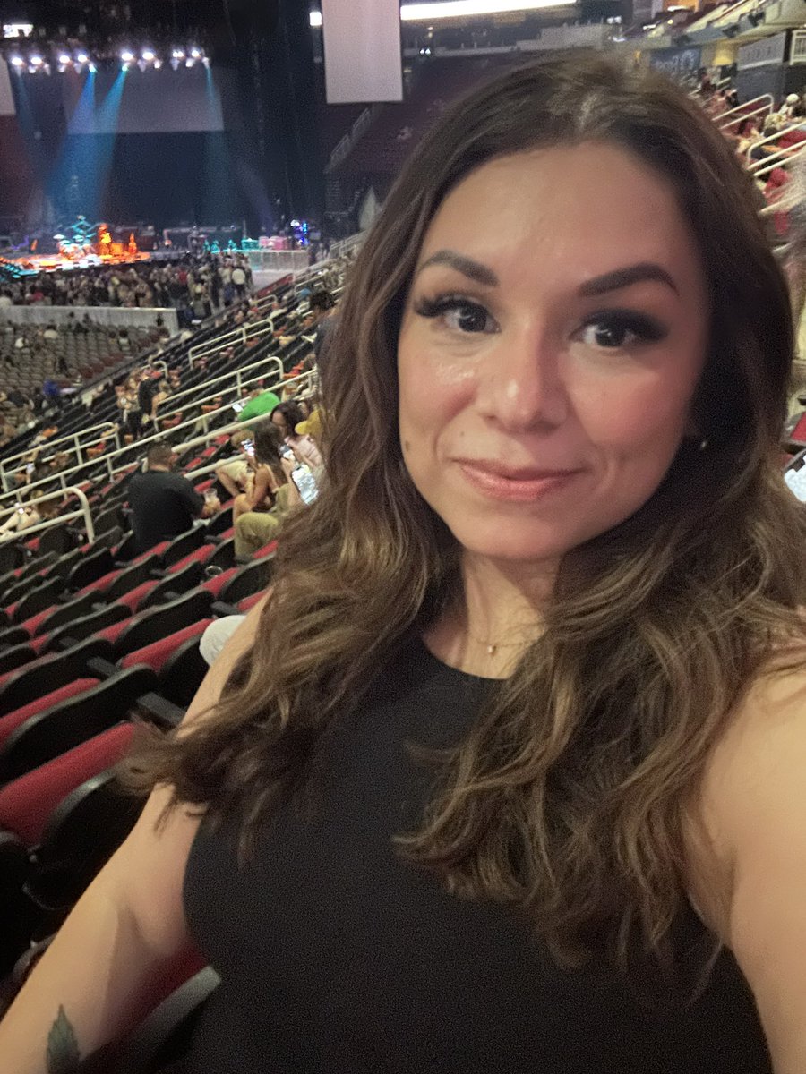 Mrs. Cosban tweet media