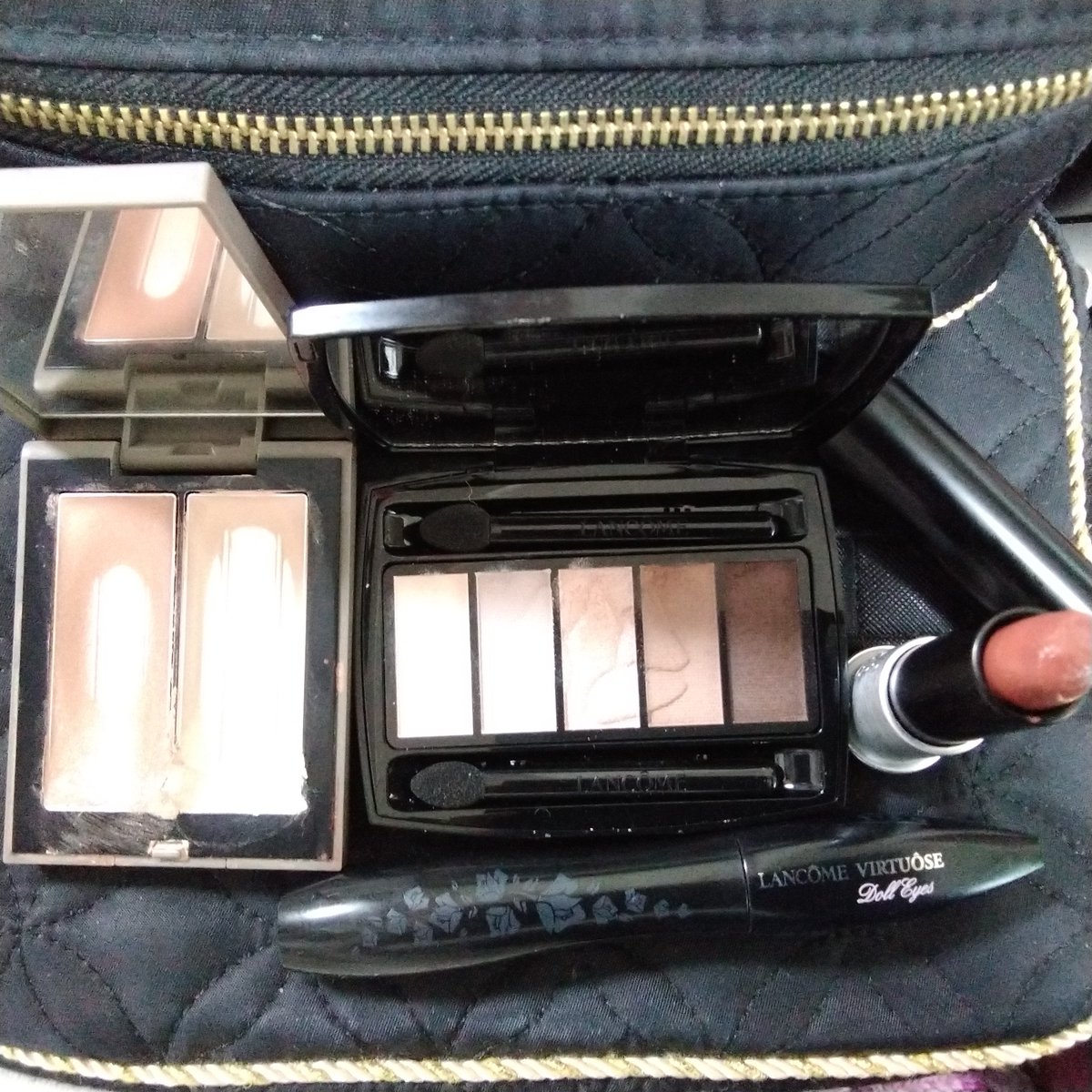masayukimasaaki's tweet photo. #今日のメイク
#MUFE アーティストルージュ C108(廃番?)
#LANCOME イプノ パレット 02 ベージュ ブリュレ
同 ヴィルドゥーズドールアイ 01 ソー ブラック
#THREE シマリング グロー デュオ 01
ベース LANCOME https://t.co/1Ttih8h3qA