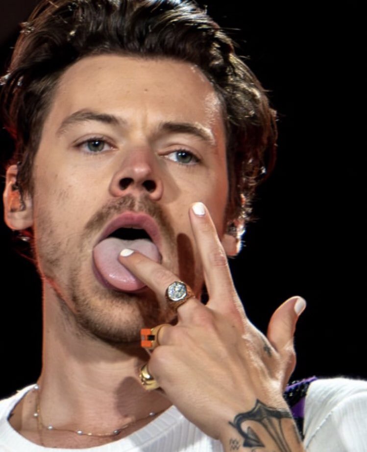 harry being sexy (@harrybeingsexy) on Twitter photo 