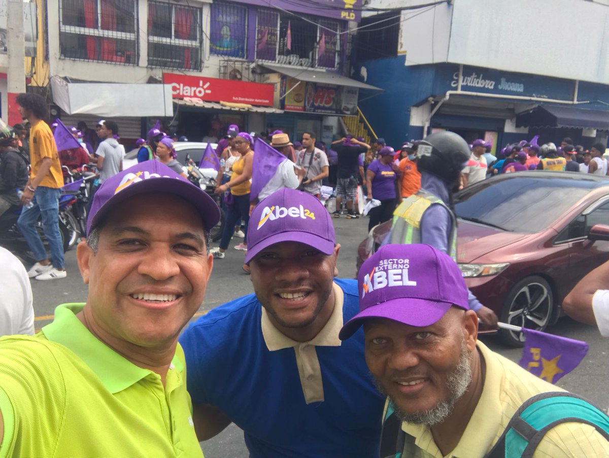 C2Dnpld's tweet photo. Los compañeros y miembros del CC @JorgeMinaya candidato a diputado y el vicepresidente de la #C2DnPLD el Dr. @OrlandoPLD activos en la #MarchaDeLaEsperanza #AbelPresidente24 #AbelPresidente https://t.co/PKxujWsqY6
