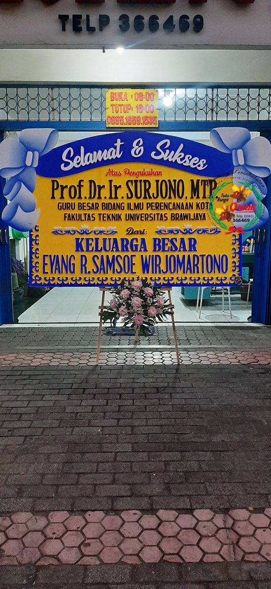 FloristOrient's tweet photo. 🌻 TERIMA PESANAN PAPAN LETTER &amp; KRANS 🌻
#tokobunga #tokobungamurah #tokobungamalang
#wedding #papanletter #papanlettermurah #papanlettermalang  #ucapanwedding #ucapandukacita #papanucapanmalang #karanganbungadukacita #malangraya #malang https://t.co/wyBtfn7Yp8