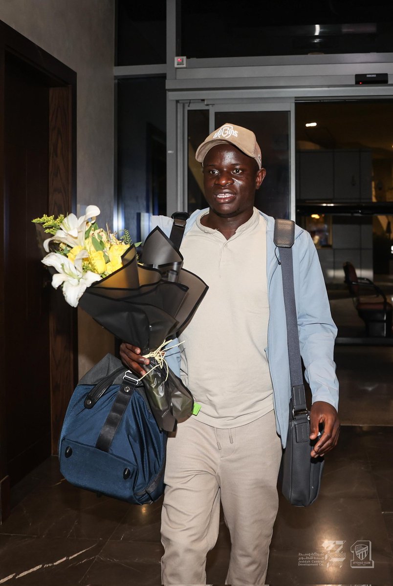 ITTI8N's tweet photo. 🟡 N'golo, N'golo Kanté ⚫️
#كانتي_اتحادي - #Welcomebox2box - #الاتحاد https://t.co/0cP2rfao7u