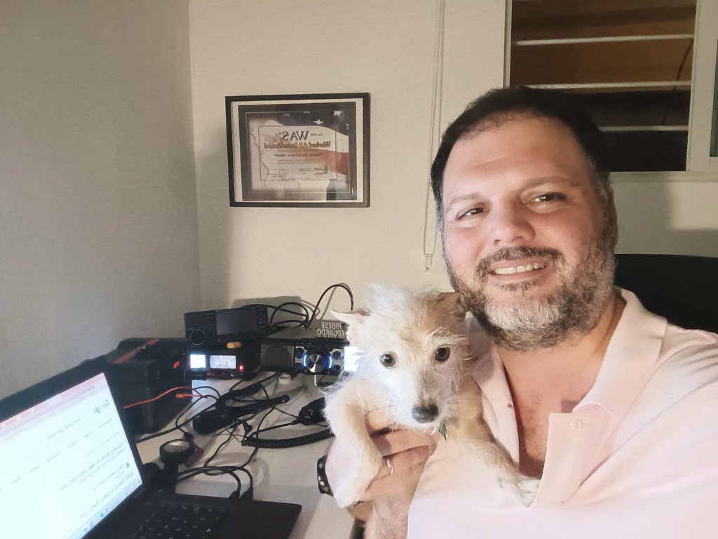 HI8ESF's tweet photo. Enjoying Sat. evening with Lulu the HamShack YL for #IARUHFContest #HamRadio #Radioaficionados #AmateurRadio #CQCONTEST #DXRADIO #Yaesu #N1MM @sdra_do @HI3K__ https://t.co/b5sRXElRjX
