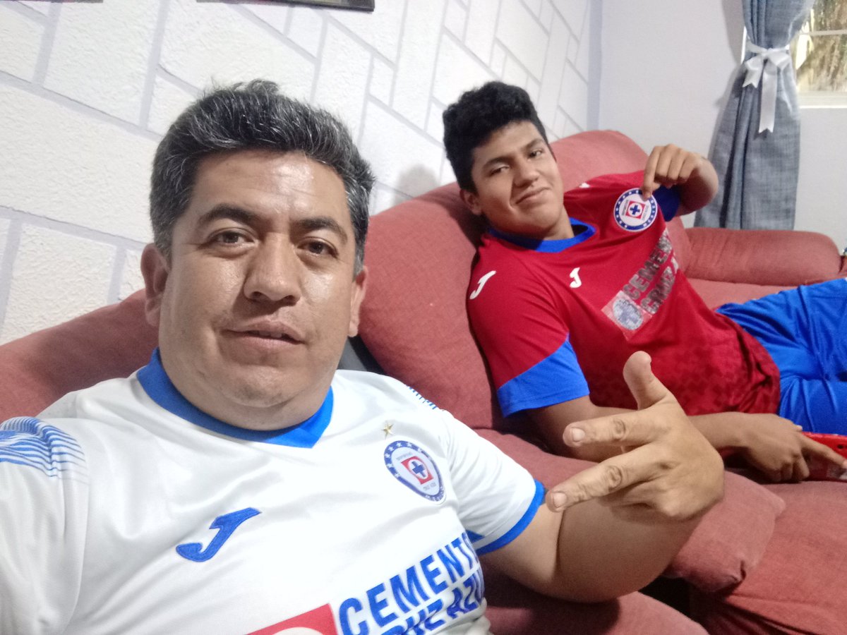 HoracioJF1's tweet photo. #sabadofutbolero hoy gana Cruz azul. https://t.co/pL5i0nDJMQ