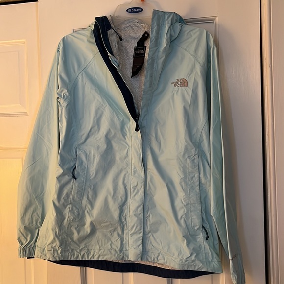 lmspell12's tweet photo. So good I had to share! Check out all the items I'm loving on @Poshmarkapp from @JScott1736010 #poshmark #fashion #style #shopmycloset #bananarepublic #americaneagleoutfitters #thenorthface: https://t.co/CgNeIokYpn https://t.co/uzpeELqXeB