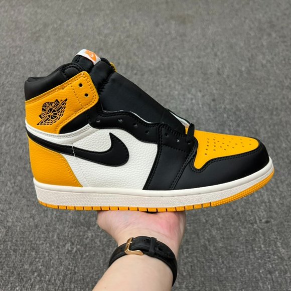 cnmparker's tweet photo. So good I had to share! Check out all the items I'm loving on @Poshmarkapp #poshmark #fashion #style #shopmycloset #jordan #nike: https://t.co/jgE0ycQI8h https://t.co/iTtNtUhIvu