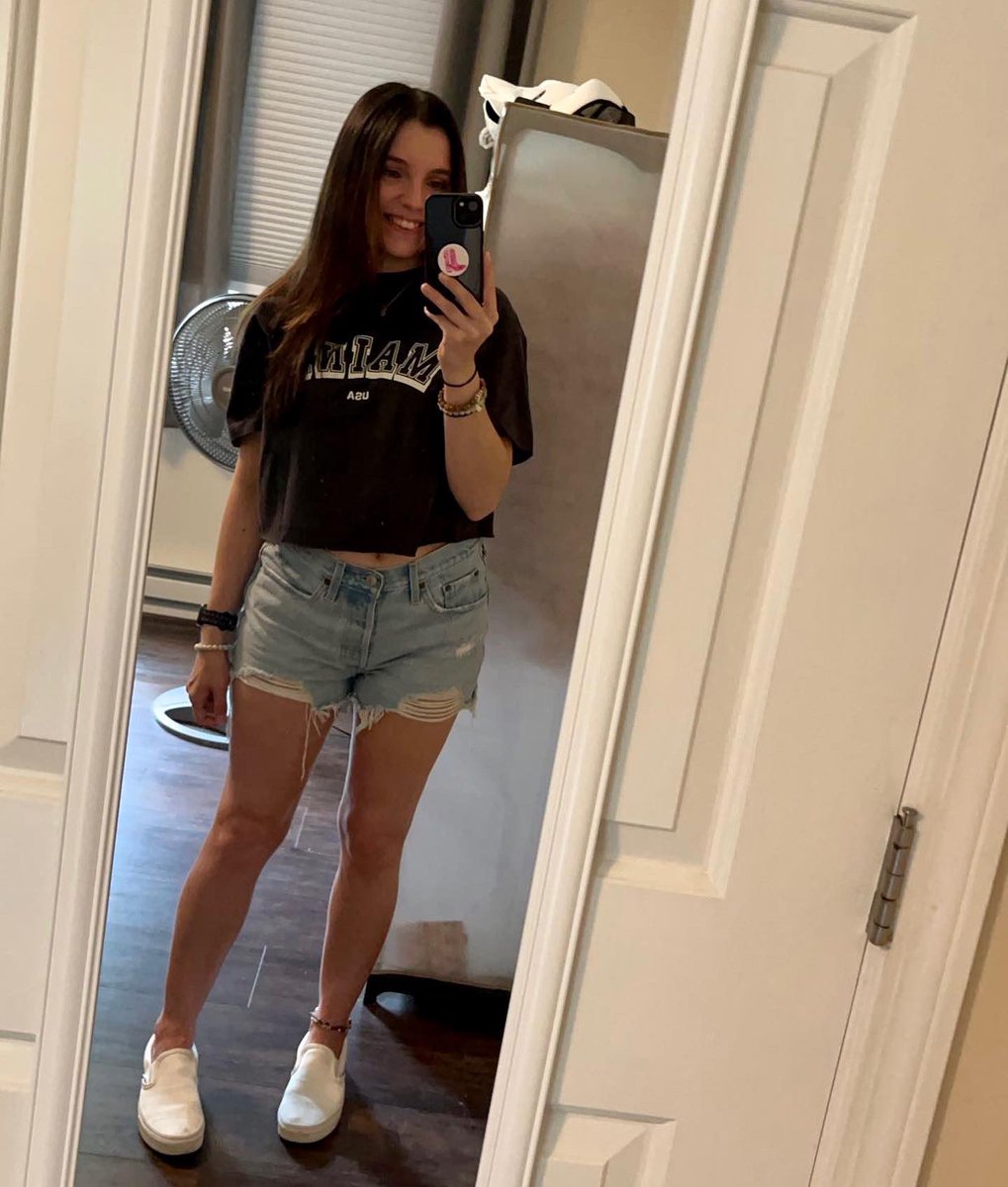 BrittanyCote94's tweet image. Basic Maine girl summer 🤟🏼😜🌲🌊🦞 #maine #vacationland