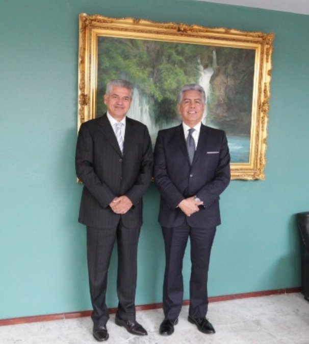 JesusRodCar's tweet photo. Se integra al equipo de prensa y comunicación de la Cámara Nacional de Comercio de la Ciudad de México Francisco Garduño Premio Nacional de Periodismo;  analista financiero y de negocios que aportará mucho a nuestra institucion desde su experiencia y profesionalismo, Bienvenido! https://t.co/L4858MuMMI