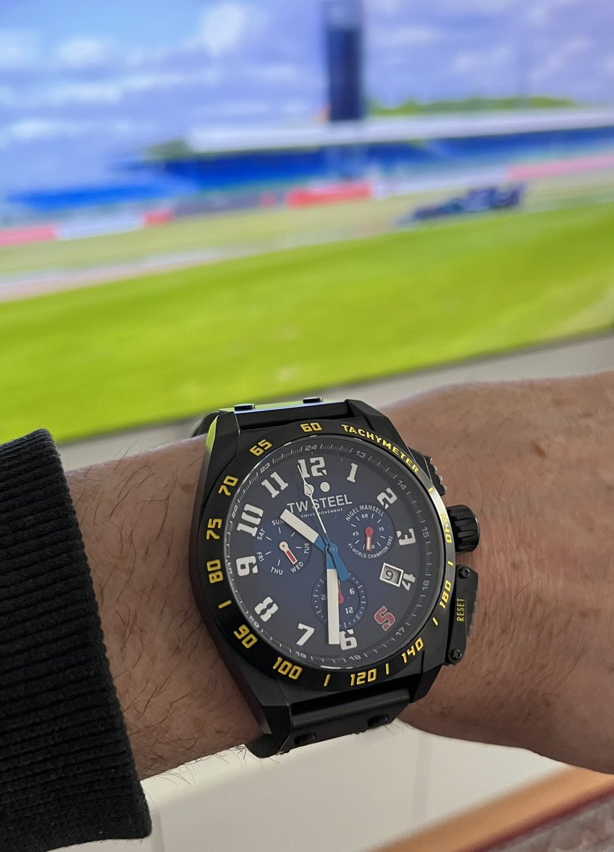 It’s the British F1 GP weekend, so the @nigelmansell watch makes a showing 🏎️🏁
#BritishGP #TWSteel #watch #watchaddict